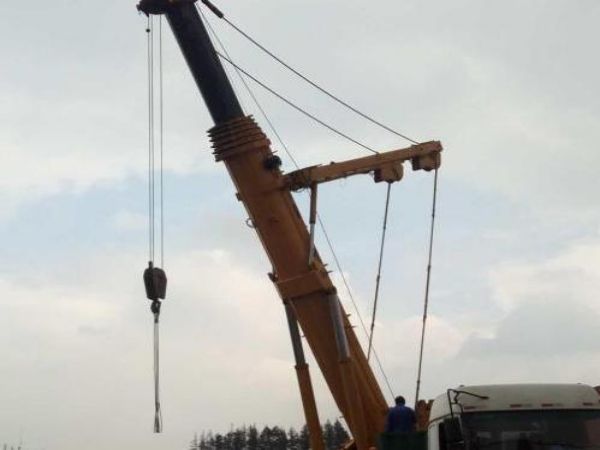 来安县吊车出租电话_吊车师傅如何保证吊车时的安全