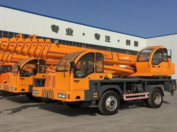 石鼓区吊车出租电话_哪里有专业的吊车出租公司?